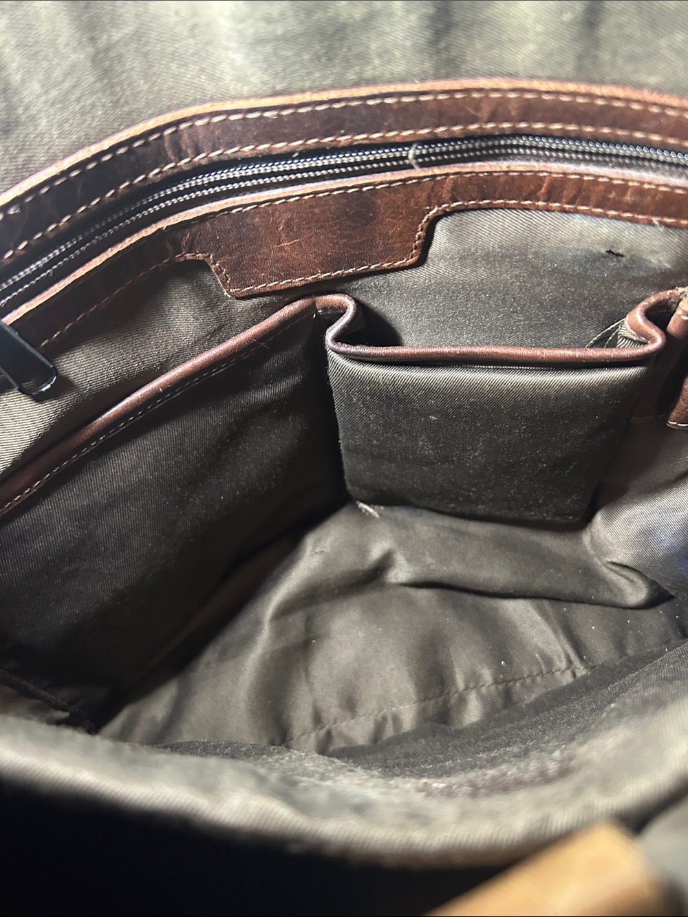 Men's Brown Leather Messenger Bag - Picture 8 of 13